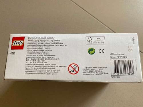 Brand new and Sealed Lego Heads - Ariel and Ursula