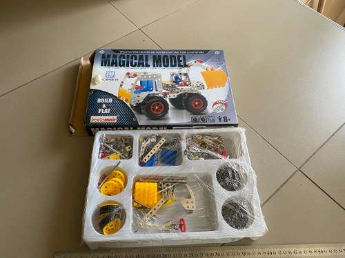 Truck model build like Meccano
