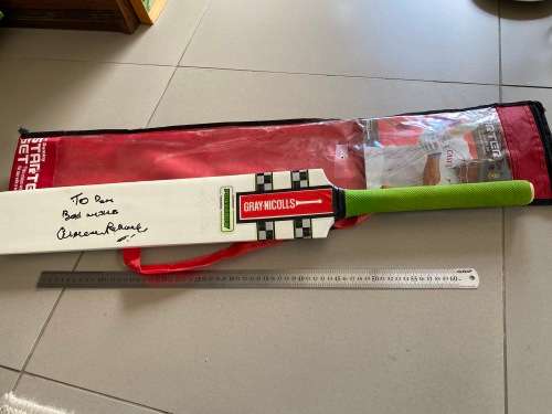 Original Graeme Pollock Signature on full bat - will be one of his last - special + very collectable