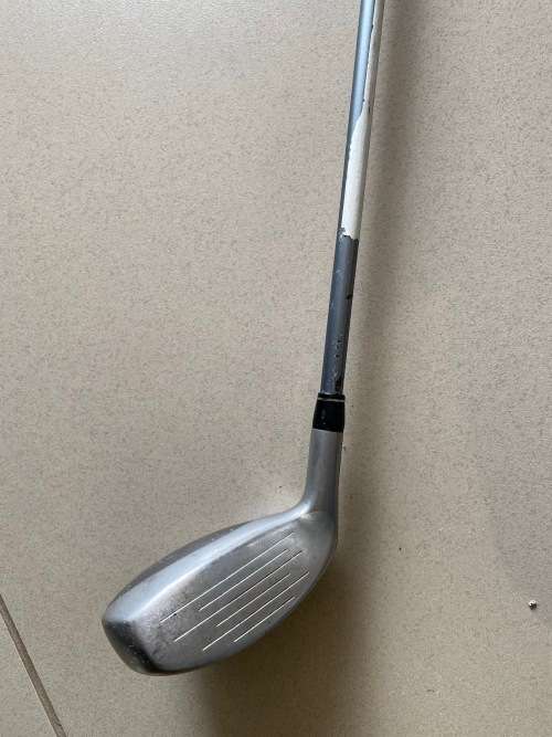 Lovely Taylormade Rescue hybrid club 22 degrees - excellent