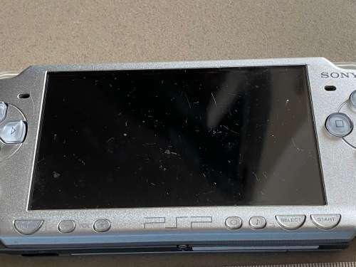 PSP silver for spares - does not power on