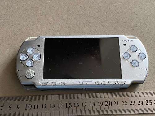 PSP silver for spares - does not power on