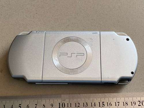 PSP silver for spares - does not power on