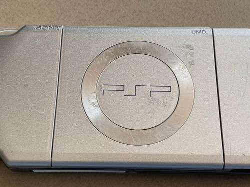 PSP silver for spares - does not power on