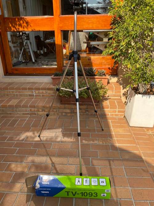 Takara camera stand - excellent condition and beautiful - cheap