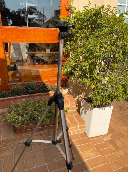 Takara camera stand - excellent condition and beautiful - cheap
