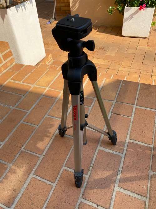 Takara camera stand - excellent condition and beautiful - cheap