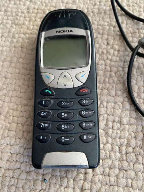 Nokia cellphone - not tested - selling as parts