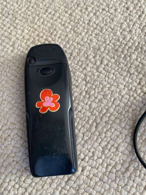 Nokia cellphone - not tested - selling as parts