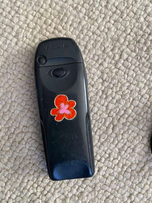 Nokia cellphone - not tested - selling as parts