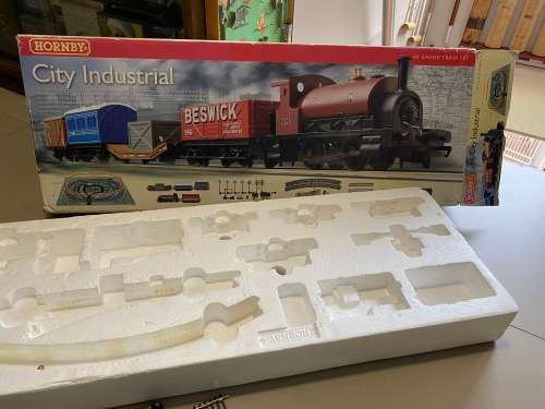 Hornby City Industrial Train set with Loco, tracks and power source etc. - nice