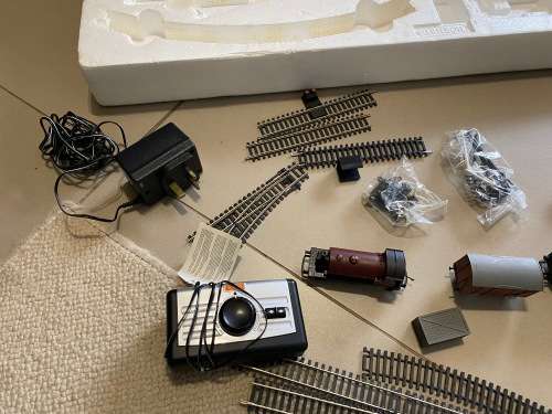 Hornby City Industrial Train set with Loco, tracks and power source etc. - nice