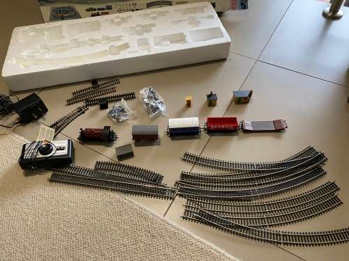 Hornby City Industrial Train set with Loco, tracks and power source etc. - nice