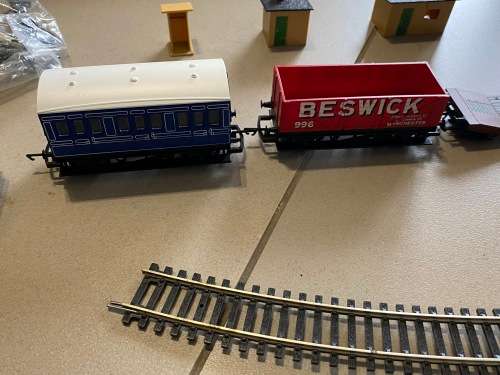 Hornby City Industrial Train set with Loco, tracks and power source etc. - nice
