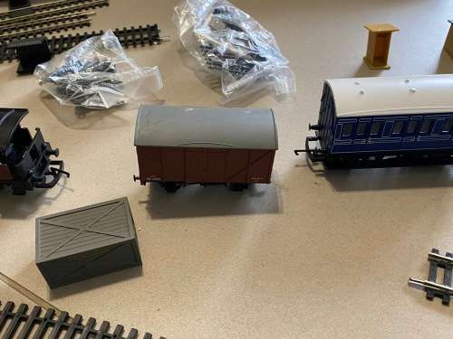 Hornby City Industrial Train set with Loco, tracks and power source etc. - nice
