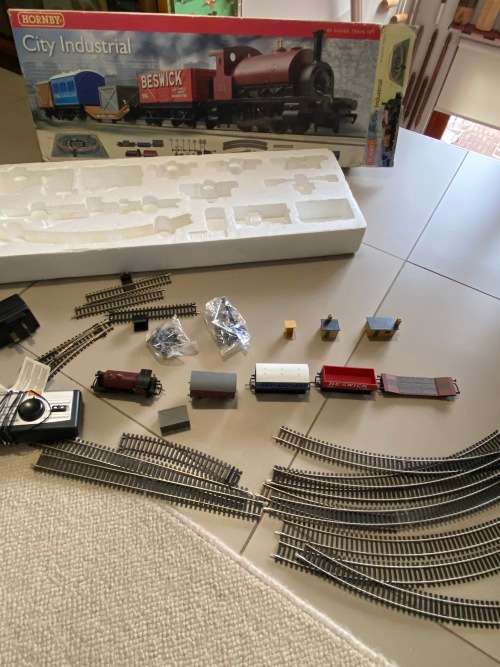 Hornby City Industrial Train set with Loco, tracks and power source etc. - nice