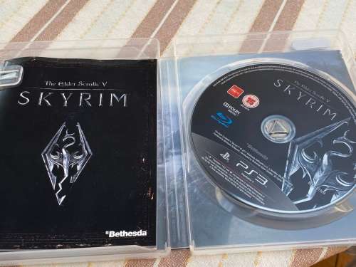 Skyrim PS3 game - nice