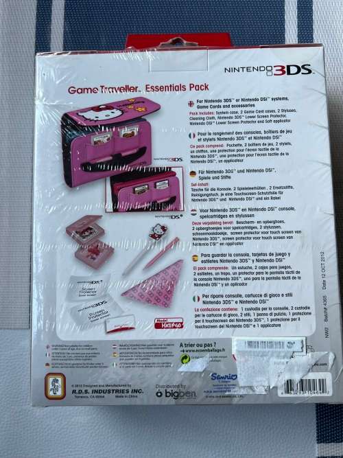 Brand new 3DS Hello Kitty double pack - game and case and accessory set
