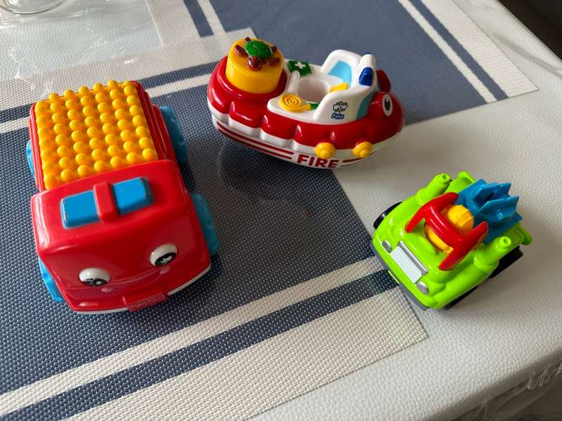 Good quality toys incl. Fisher Price and Wow toys