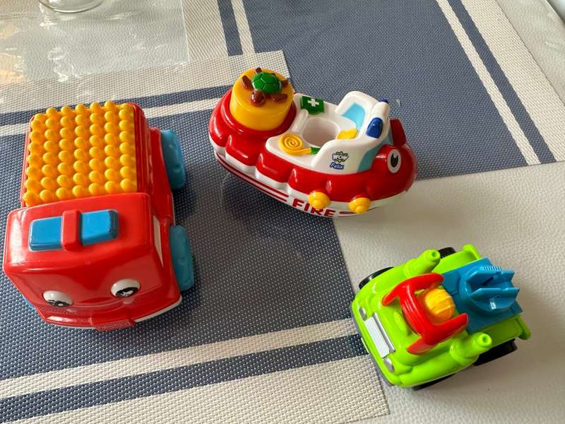 Good quality toys incl. Fisher Price and Wow toys