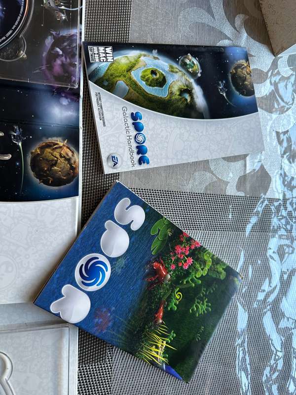 Spore Galactic Edition with Art, Poster and Handbook - collectible