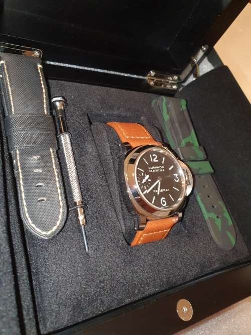 Panerai Luminor Marina PAM111  2014 LNIB FULL SET + EXTRA STRAPS