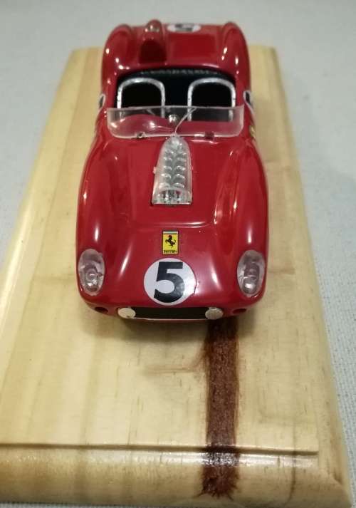 BRUMM FERRARI 250TR59 NUMBER 5 CODE:R094-UPD WINNER SEBRING 1959 DRIVERS DAN GURNEY AND CHUCK DAIGH