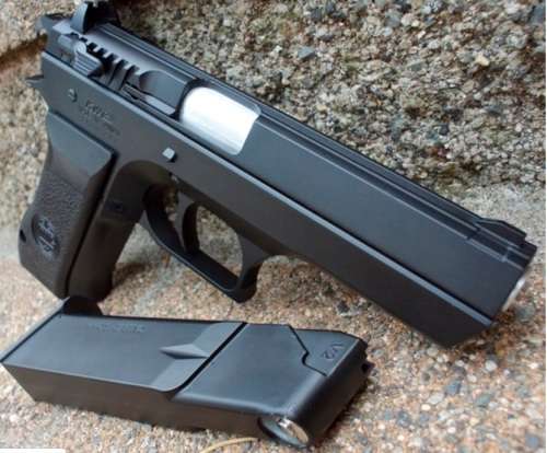 BLACK FRIDAY JERICO 941 FULL WEIGHT STEEL C02 PISTOL 4.5 BBS R1995.00