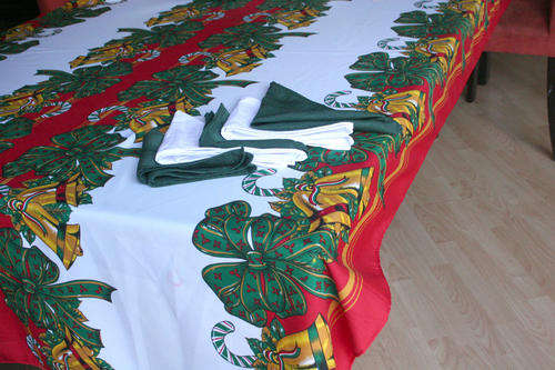 CHRISTMAS TABLE CLOTHS AND NAPKINS -