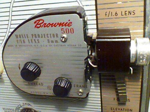 A 1950's Vintag BROWNIE 500 KODAK 8mm Projector Modle 1 or 'c' all works 100% except for the globe.