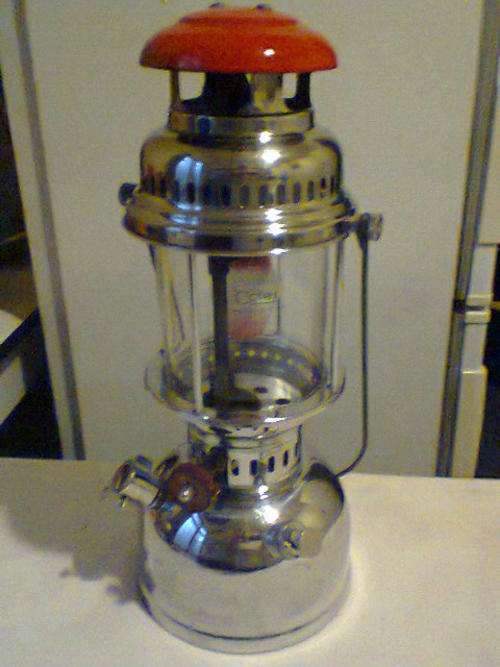 A Vintage Collectible " ORIGINAL COLEMAN " Lamp in good condition. Model " Col - Max " USA .