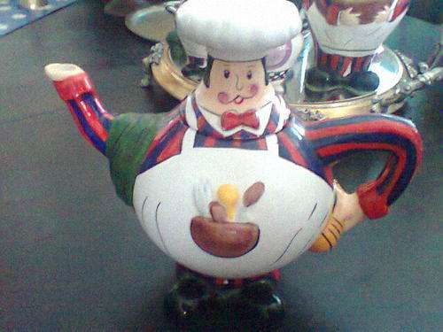A Vintage " Frisa " Kettle in excellent condition no chips