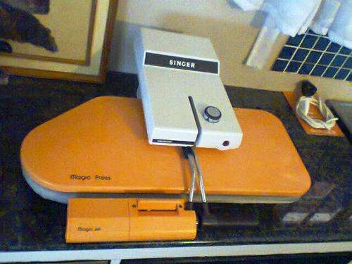 A Singer Magic Press Manf in Geneva Switzerland + BOOK in all round 100% working Condition.