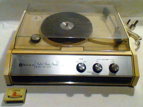 A Very Rare JVC NICIVO Solid State Stereo Model CSL - 13CSE Record Player in Excellent working Order