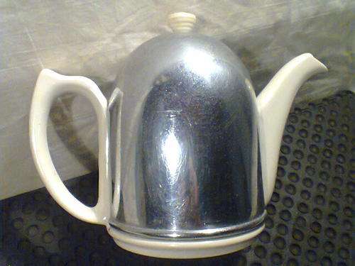 A Old Vintage Ever Hot (Made in England) Kettle with Chrome (Marked England) Insulate Lined Warmer .