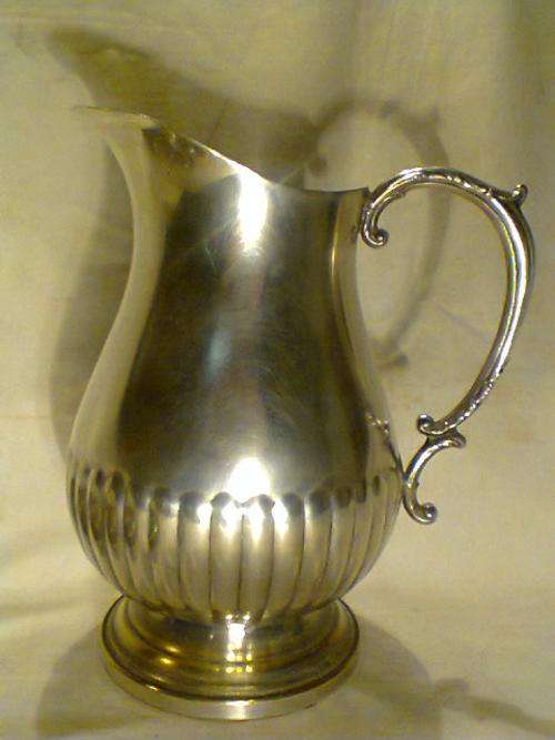 A Awesome Scarce & Rare Large Water Jug plus Center Piece & Sweets Dish. All in good used condition.