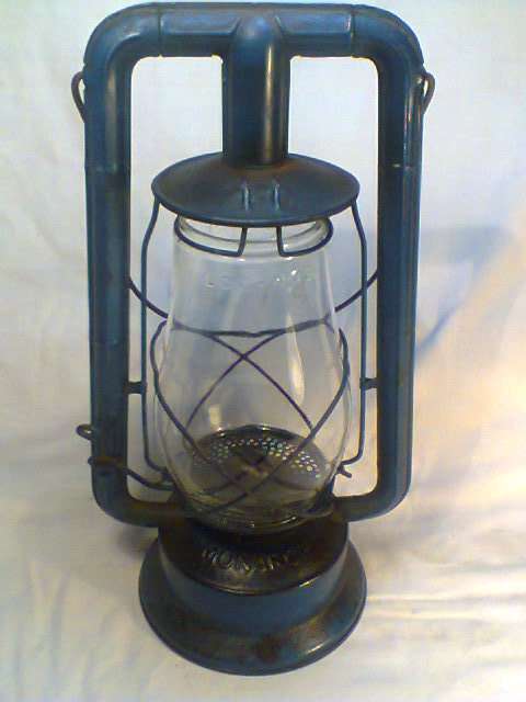 Old Railroad 1920's "Dietz" Monarch No 10 Kerosene Lantern Lamp & Glass 100% In Good used Condition.