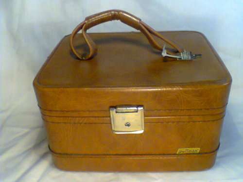 2 Ladies Vanity case's.Pullman with a lock & Key.A Red one& a Musical Ballerina. Second/h condition.