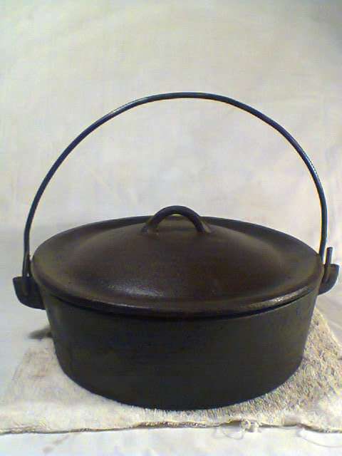 Original Falkirk No3 flat Potjie with lid & hanging handle. Ideal for camping,in good used condition