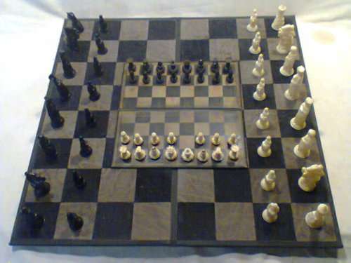 First time on BoB. 1960's Elephant Skin Chess board with 32 Chess pieces plus Traveling magnetic set