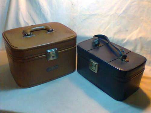 2 x Vanity cases old and rare with jewelery in. 1 x Globite (Tan) 1 x Blue. Both in fair/good order