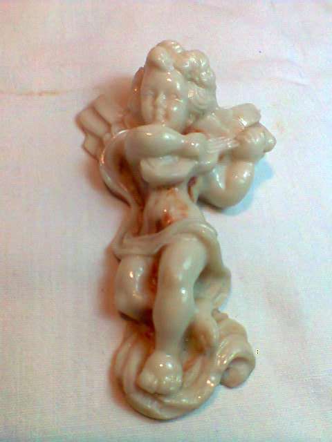 WoW 3 Cherub's 2 Gold Framed Wall hangings plus one to mount. In excellent S/hand used condition