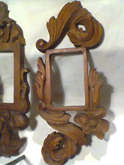 2 Collectible elegant wooden frames plus a small Oil on steel Easel.Good second hand use Condition