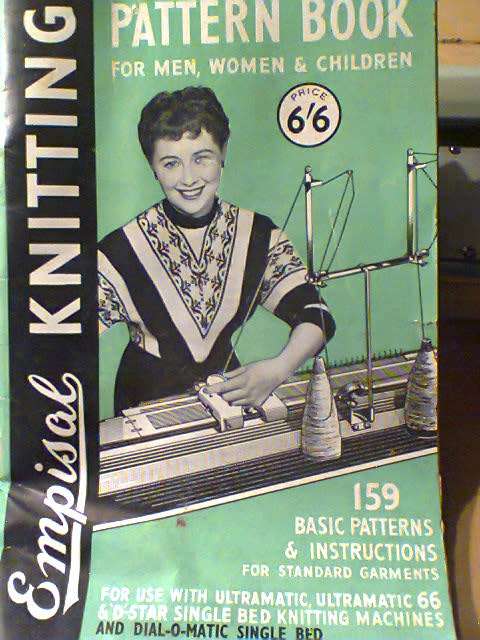 Vintage EMPISAL Knitting Machine Model No: GB-1 From 1950's original box.In good 2nd hand Condition.