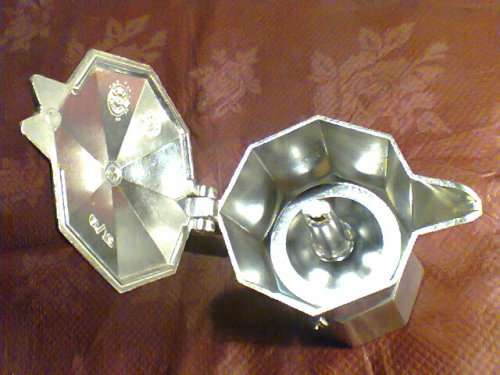 A Vintage Bialetti Moka Express Peculator.Made in Italy this Espresso Kettle all it's sieves & Seal