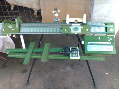 A Vintage Superba made by Singer. Double BED Knitting Machine + Box with Patterns, Weights & Goodies