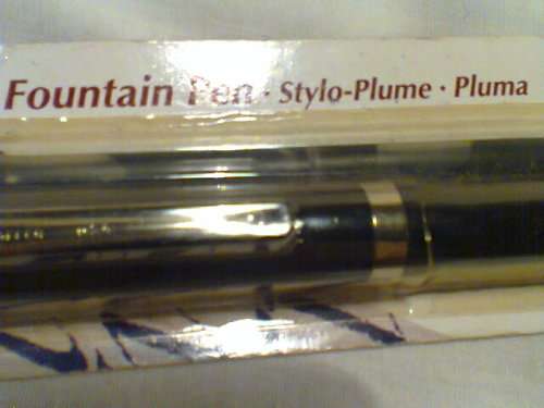 A Vintage sealed & still like new  Sheaffer Fountain Pen + two refills & a Card of 10 colour refills
