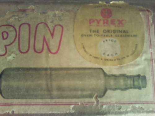 A 1950's "PYREX" glass rolling pin with cork and in original box. Length: 450mm. In excellent order