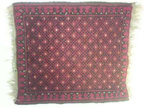 Antique rare Prayer Rug/Carpet in excellent used condition, some wear to the fringe from Age