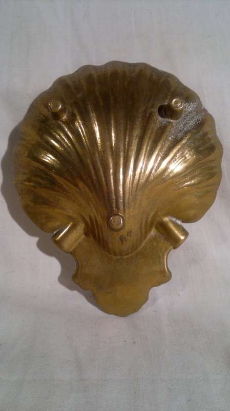 Wow A Vintage collectible heavy Brass cast Shell for that special elegaint guest barthroom